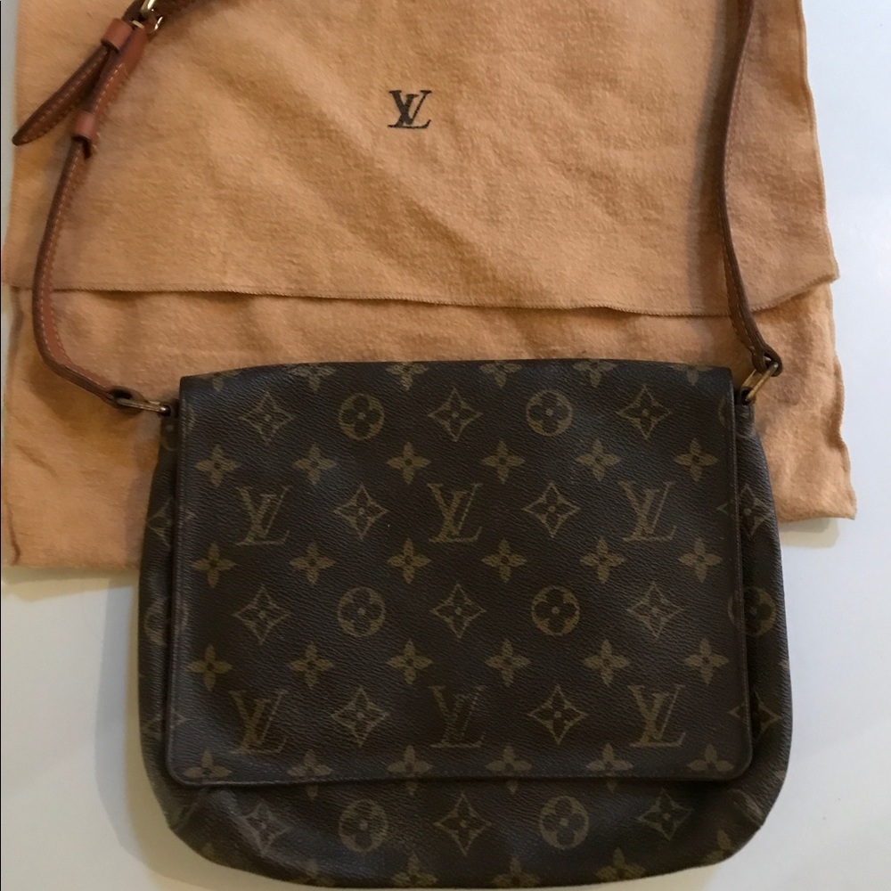 Good condition Authentic