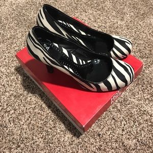 Hot Kiss Black & White Zebra Heels