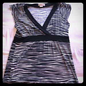 Michael Kors Black and White V Neck short sleeve