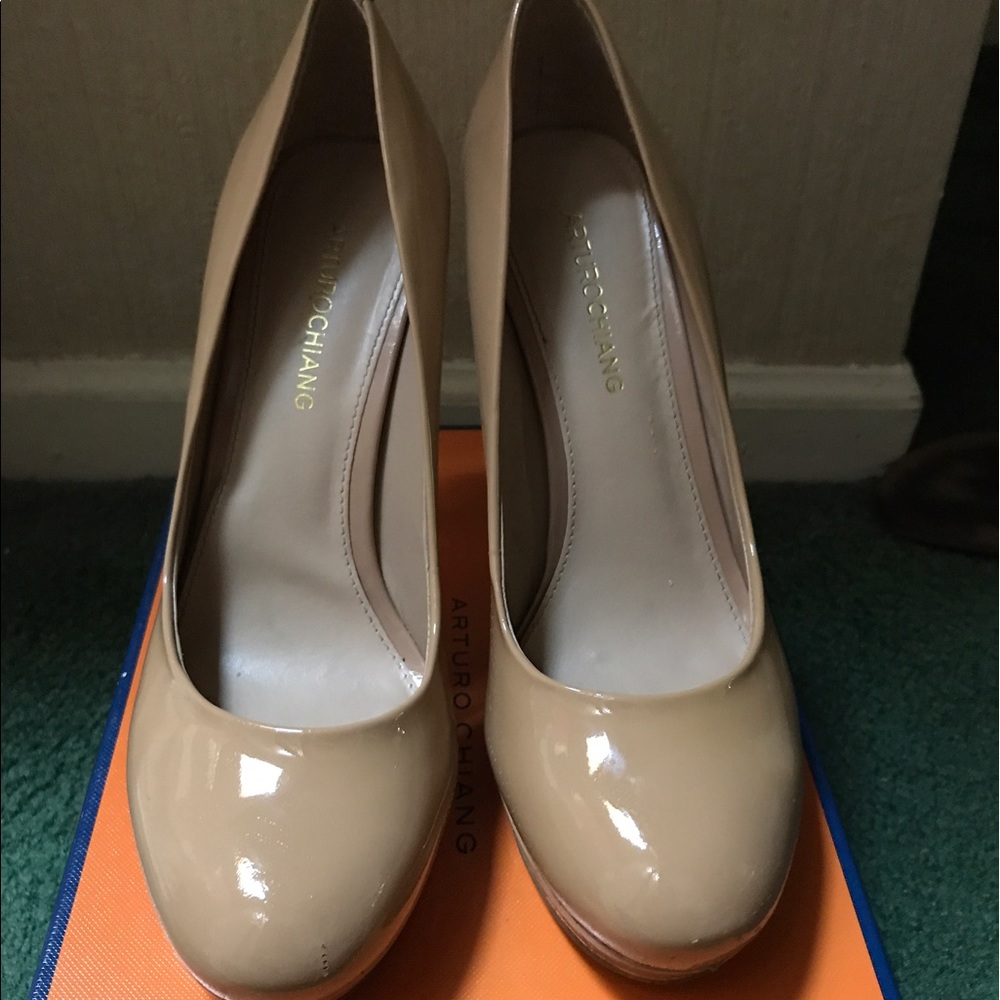 Arturo Chiang Nude Heels size 9