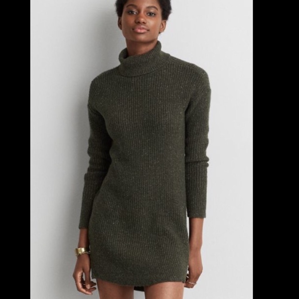 Green turtleneck dress