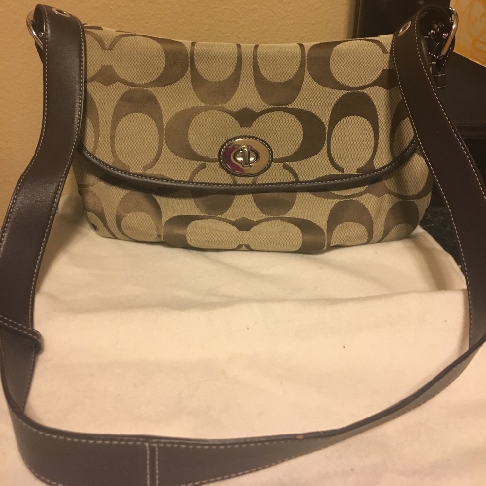 Signature Coach Crossbody