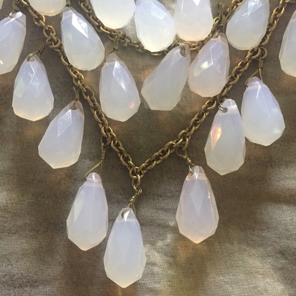 Gorgeous Statement Necklace - Picture 3 of 3