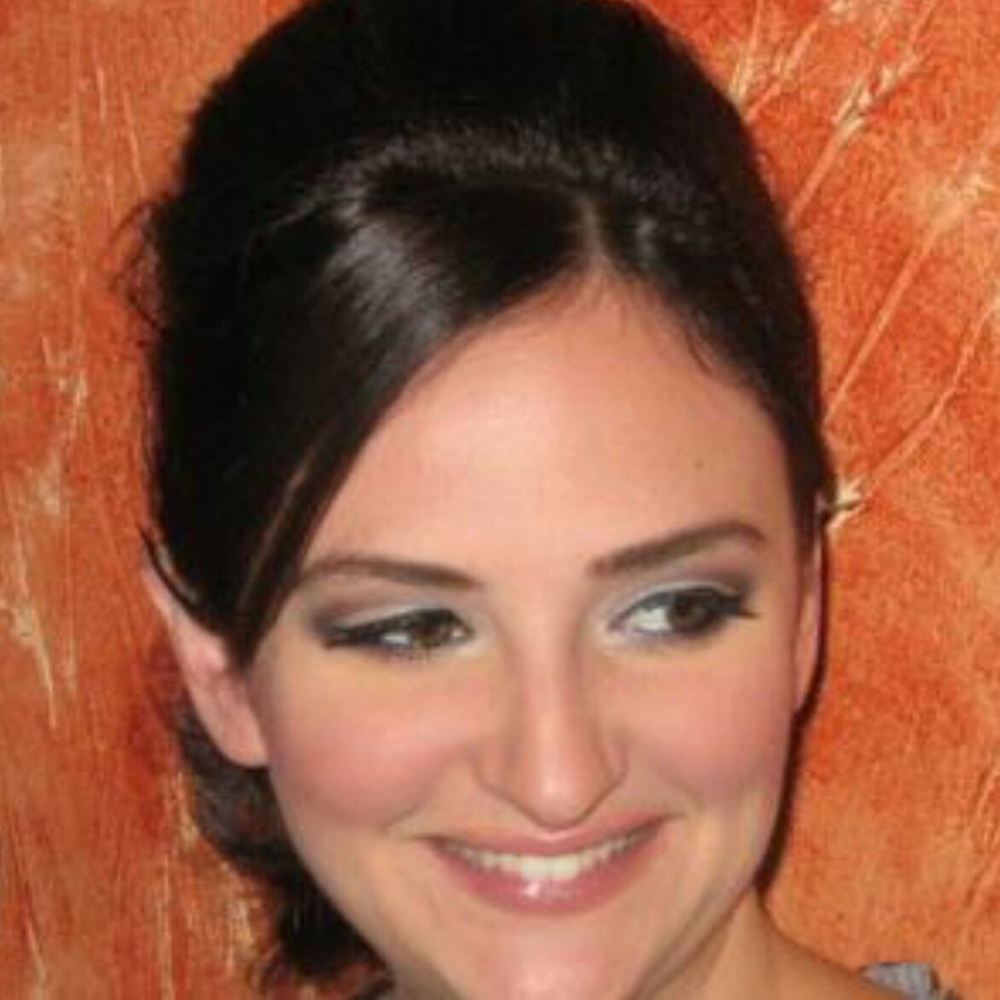 Meet your Posher, Toria
