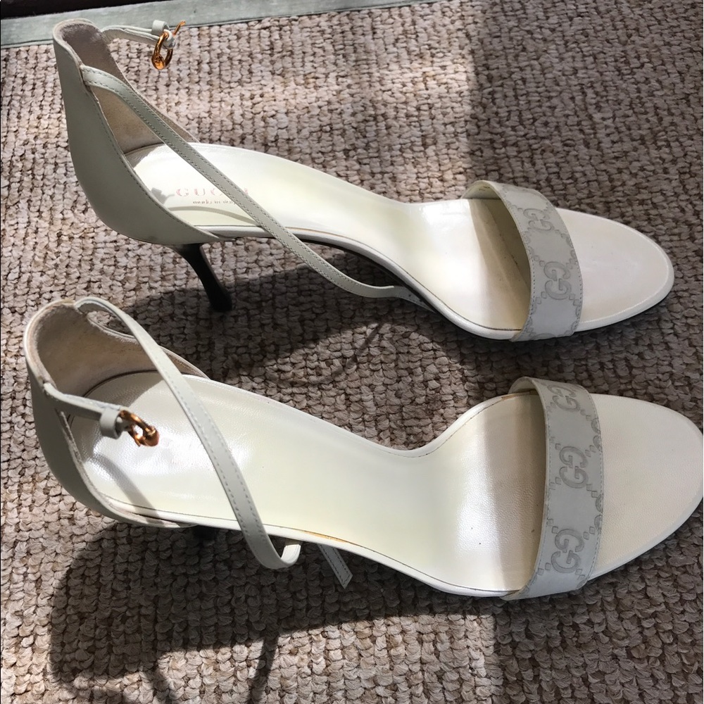 Sand colored Gucci open-toe heels