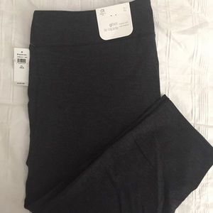 GAP NWT Yoga Capri Pants size XL