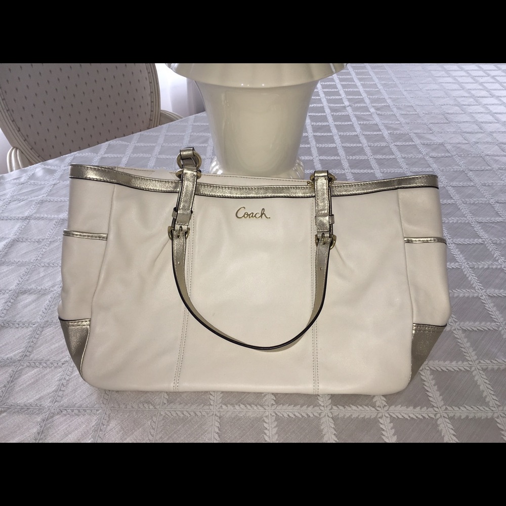 BRAND NEW Coach Bag w/ Tags - 100% Authentic!!!