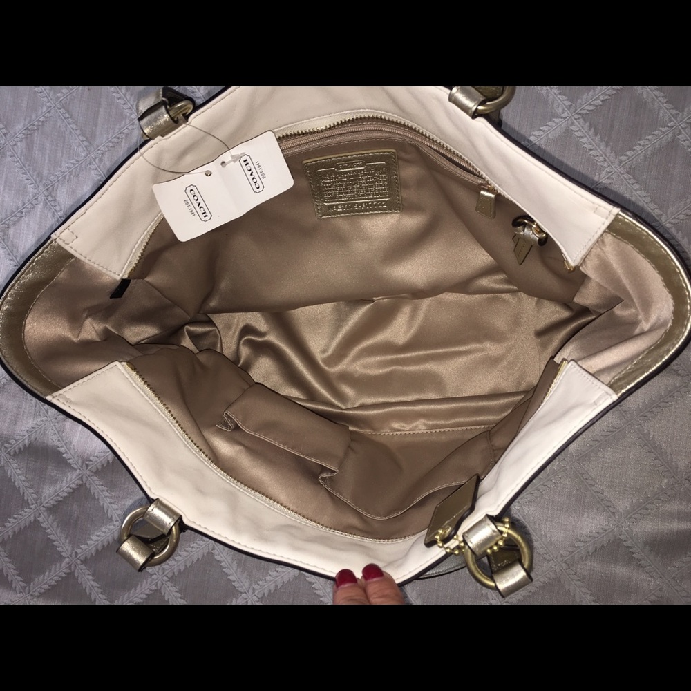 BRAND NEW Coach Bag w/ Tags - 100% Authentic!!! - Picture 3 of 8
