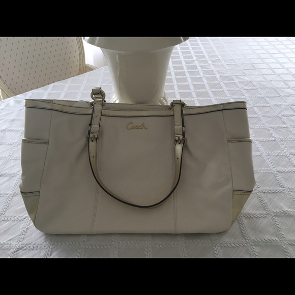 BRAND NEW Coach Bag w/ Tags - 100% Authentic!!! - Picture 2 of 8