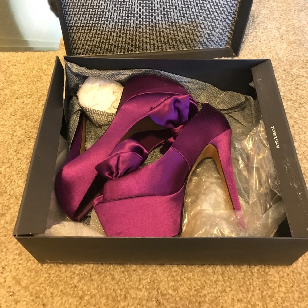 New Heels, never worn