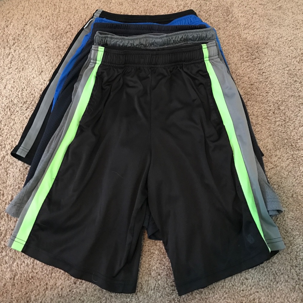 Bundle of five medium (10-12) boys shorts