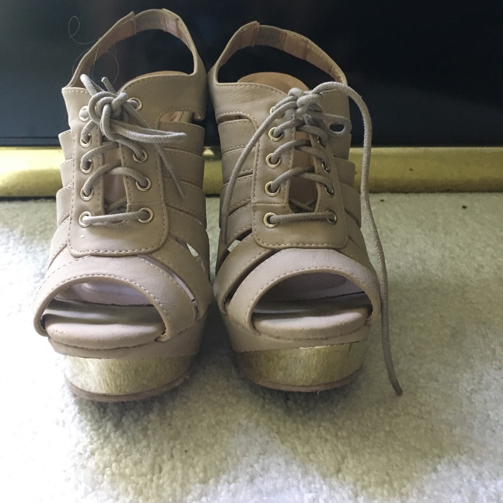 Tan wedges 5.5