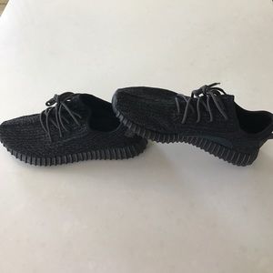 Yeezy Pirate Blacks *Fake*