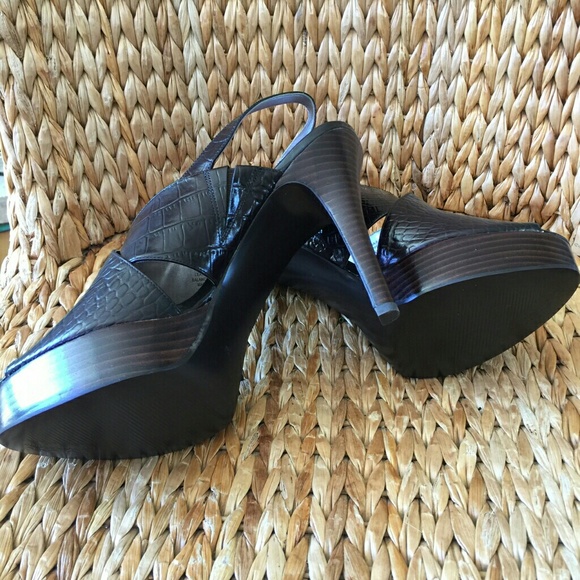 NIB Guess Brown Leather Croco print size 9M - Picture 5 of 7