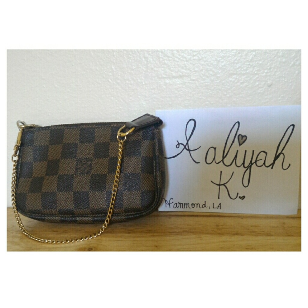 💖PENDING💖 Louis Vuitton DE Mini Pochette