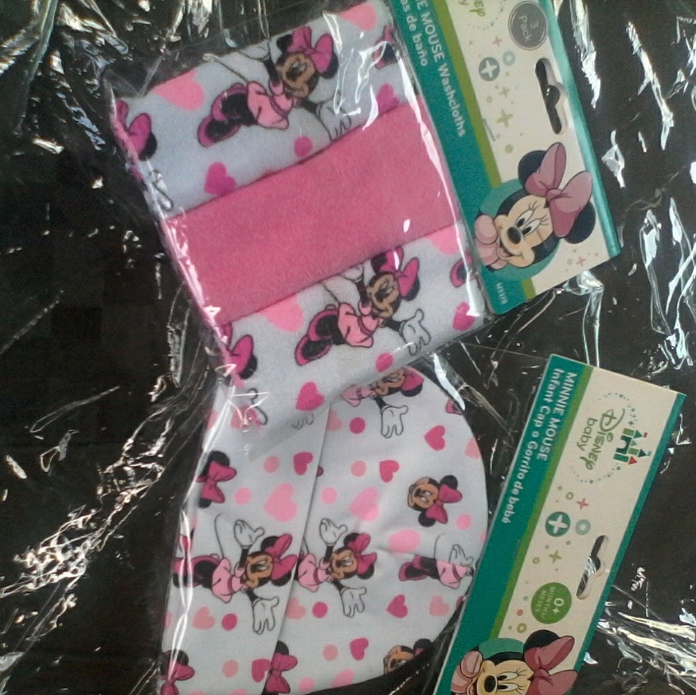 DISNEY BABY CAP & 3 COUNT WASH CLOTHES