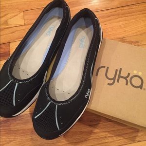 Ryka sneakers slip ons
