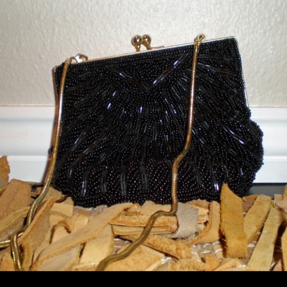 Small vintage kiss clasp purse black beaded - Picture 2 of 5