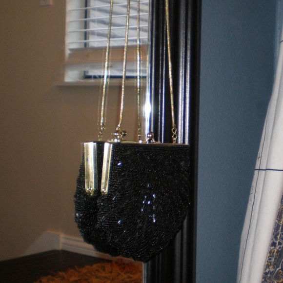 Small vintage kiss clasp purse black beaded - Picture 3 of 5