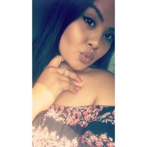 Meet your Posher, Yosselin