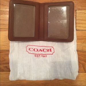 Coach id holder
