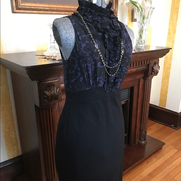 Beautiful and clean Taylor dress size 6 - Picture 2 of 5