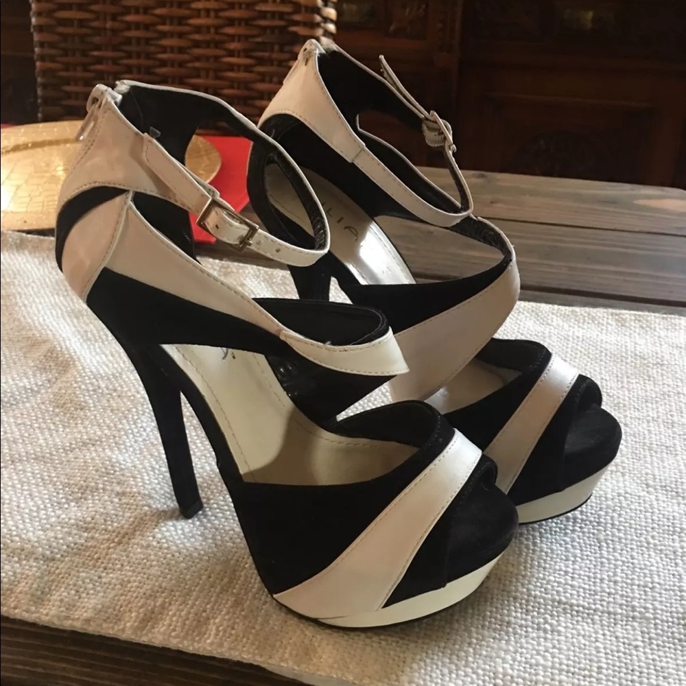 SOLD. VENUS - Liliana Black & White Stiletto Heels
