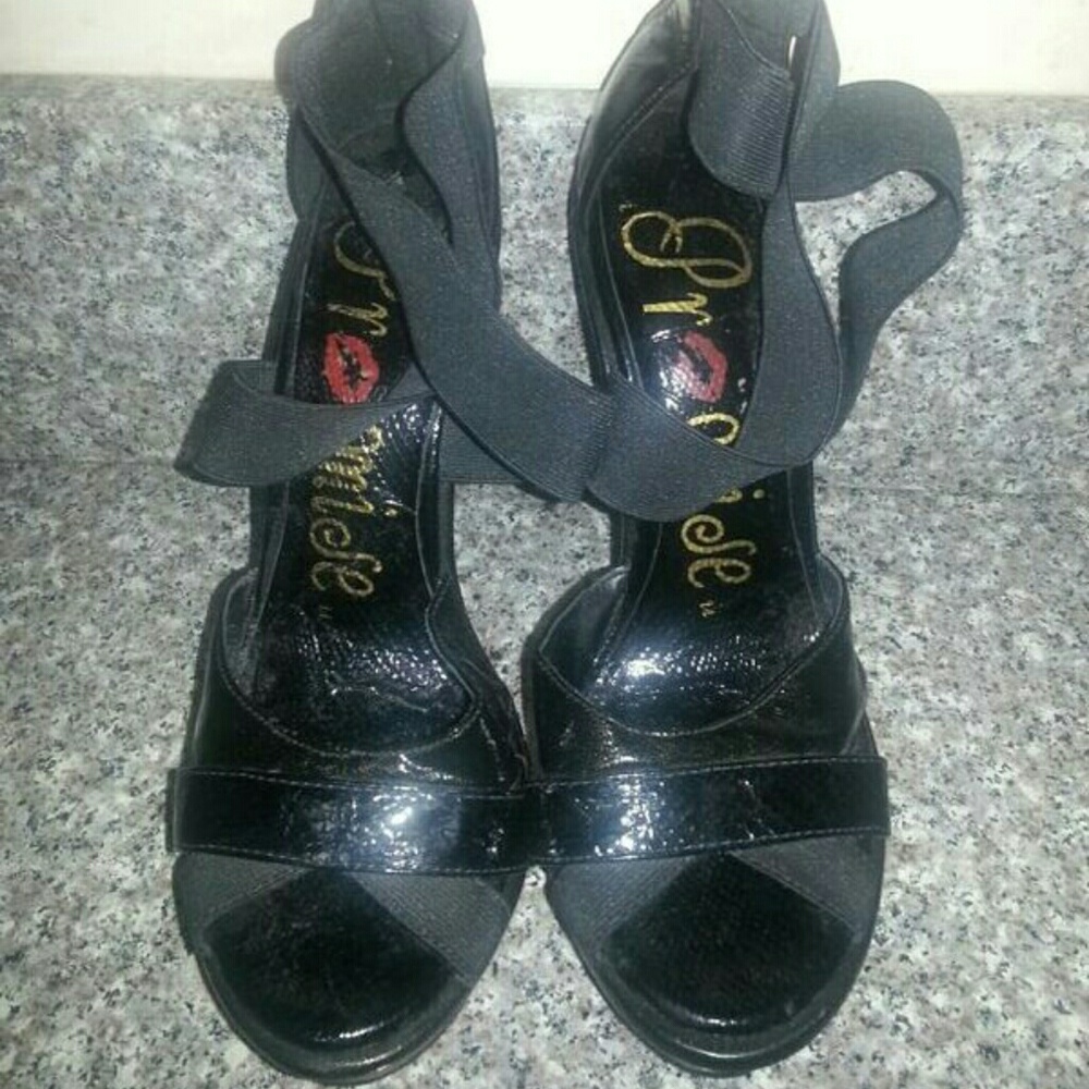 Black Stilettos, Size: 10.