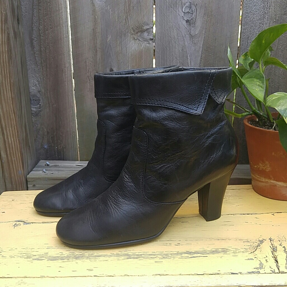 Aerosoles Black Leather Ankle Boots