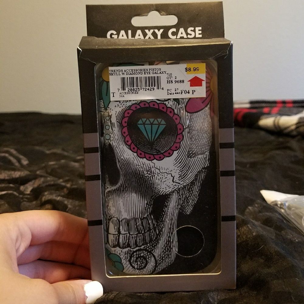 Skull phone case
