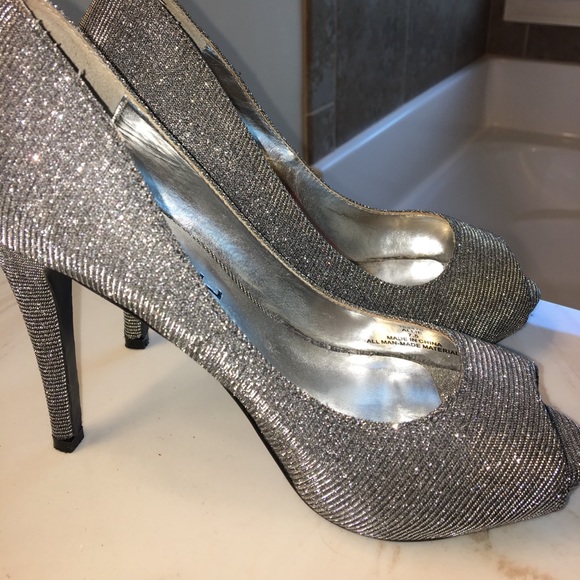 Glittery peeptoe heels - Picture 7 of 8