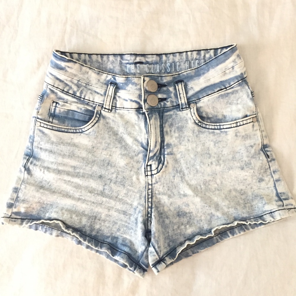 High Waisted Acid Light Wash Shorts from Cotton On