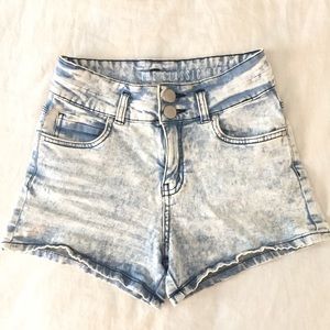 High Waisted Acid Light Wash Shorts from Cotton On