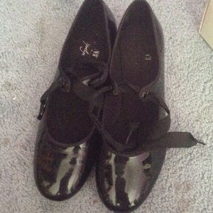 Dance tap shoes