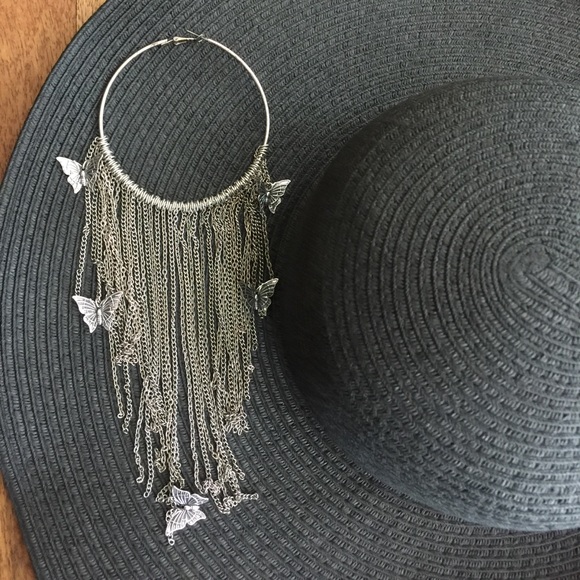 Butterfly 🦋 Earrings - Picture 3 of 4