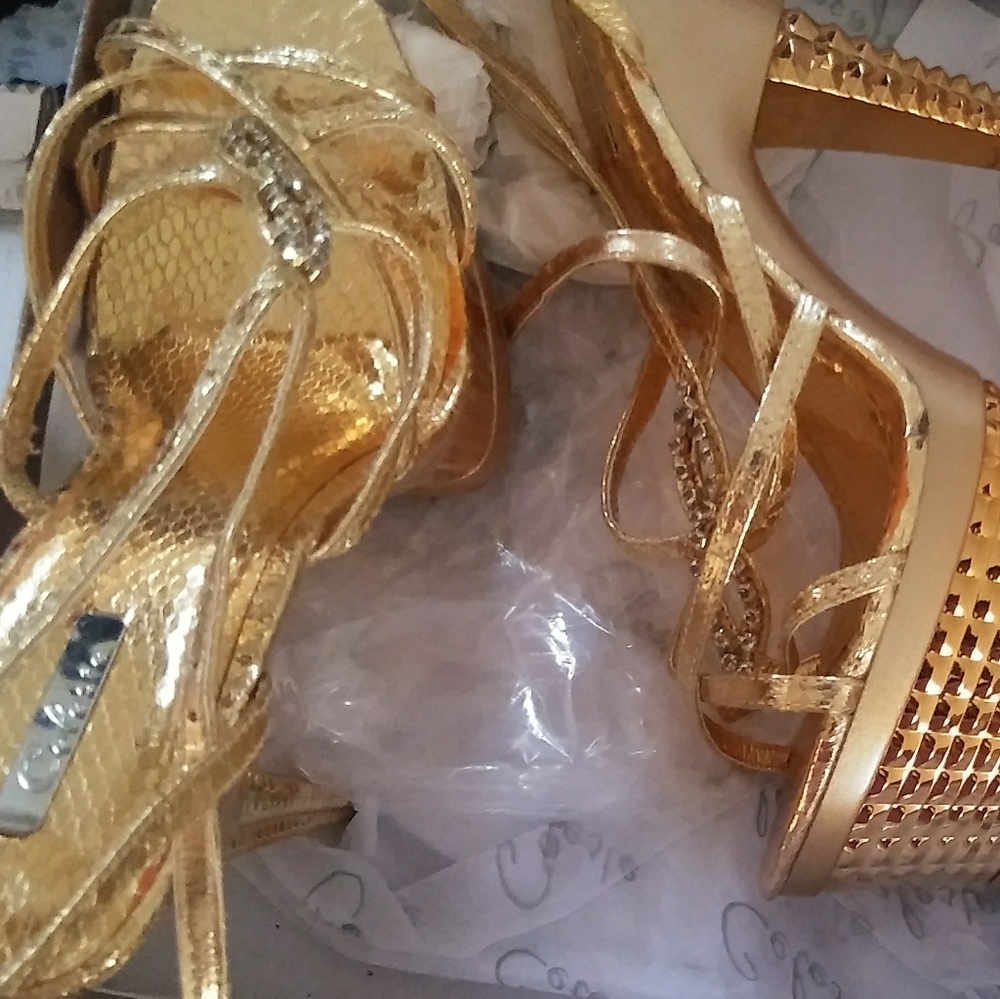 High Heels - Picture 2 of 2