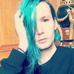 Meet your Posher, Christopher