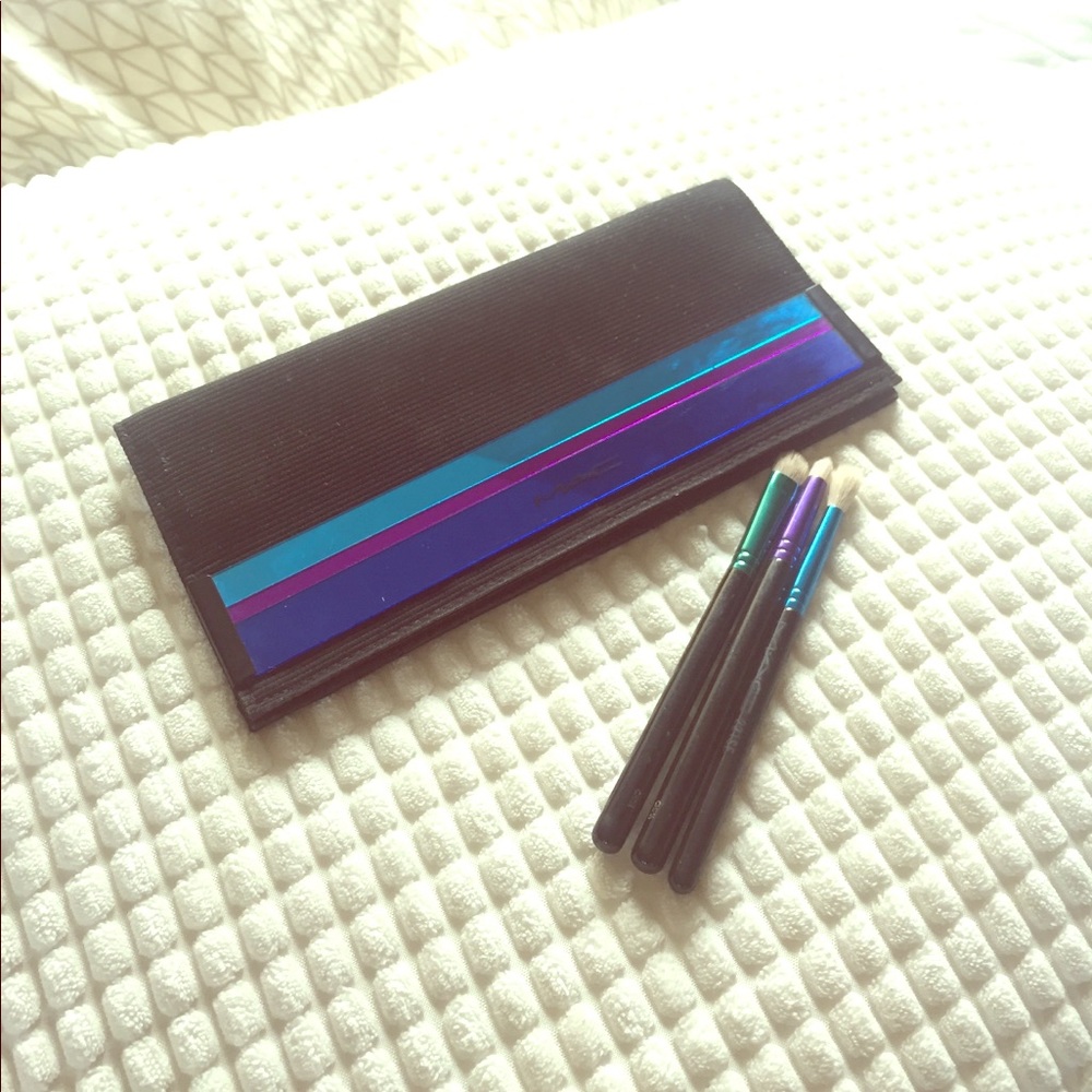 Limited Edition MAC Enchanted Eve Brush Kit