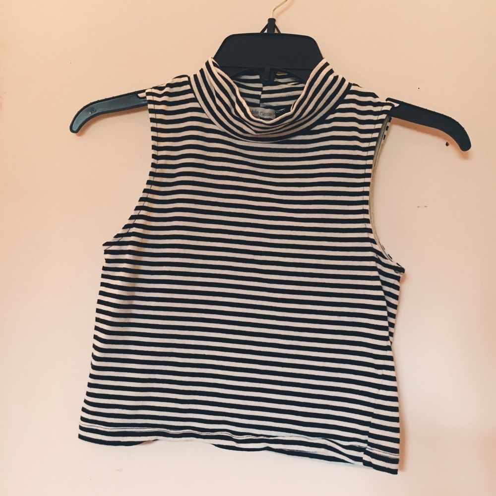 black&white striped turtleneck crop top 🌟