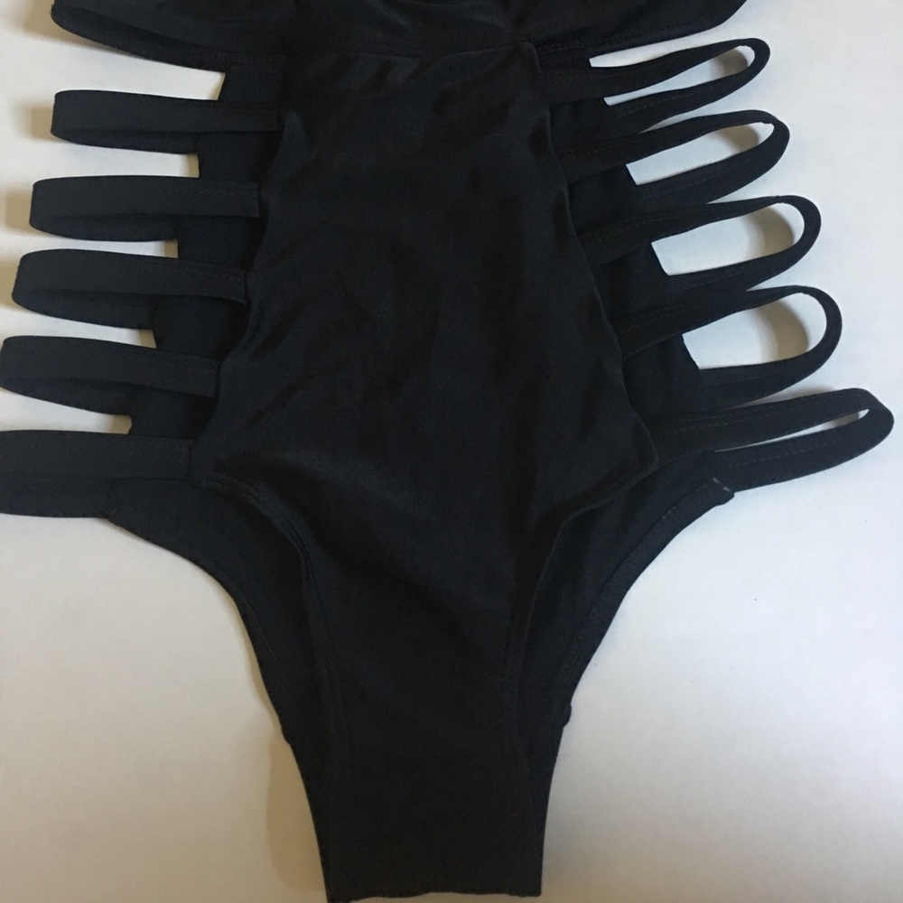 💦[SOLD SOLD] 💦One Piece Strappy Halter to - Picture 5 of 6