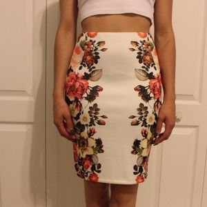 forever 21 FLORAL PENCIL SKIRT