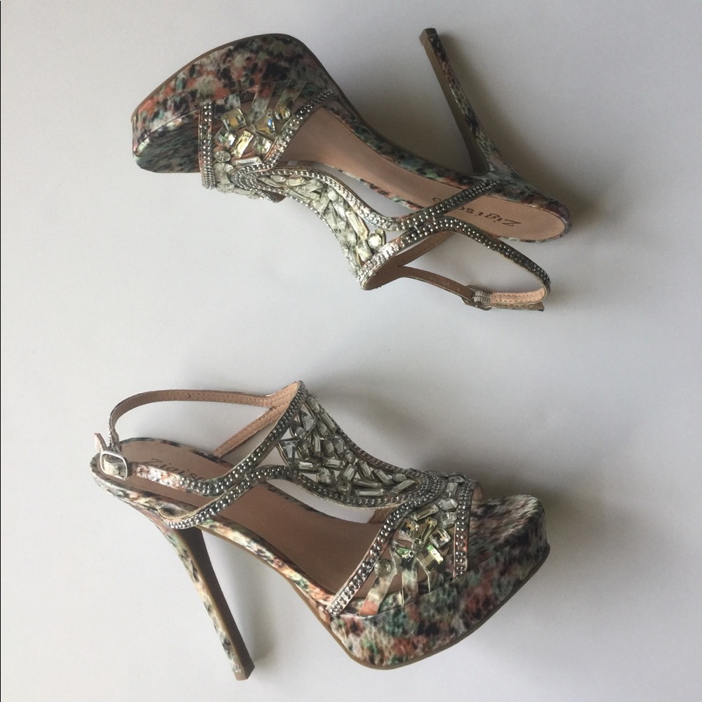 ❤️NWOT SZ8 ZIGISOHO HEELS❤️