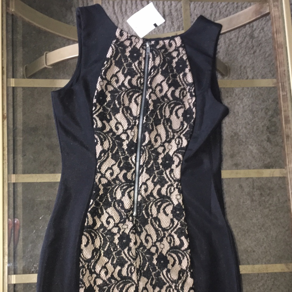Black lace dress - Picture 4 of 4