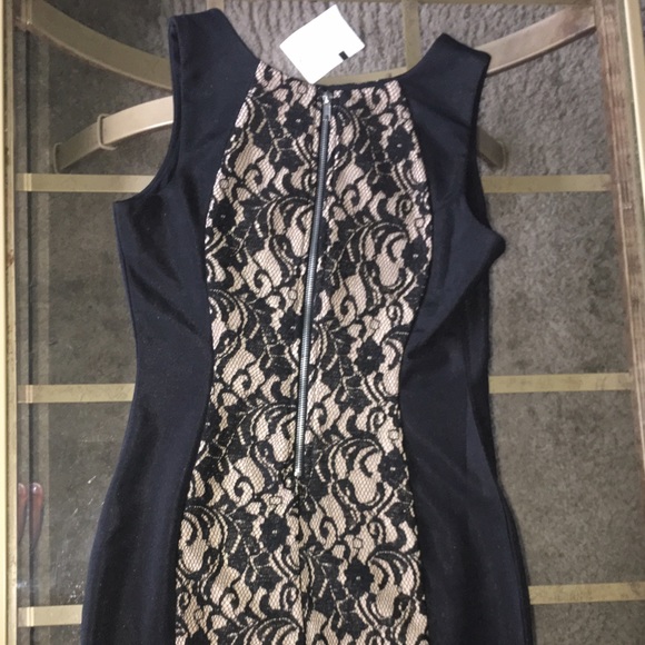 Black lace dress - Picture 4 of 4