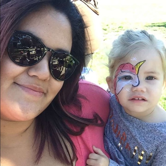 Meet your Posher, Samara - Picture 4 of 4