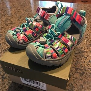 Keen ✨✨ Whisper EUC kid size 10