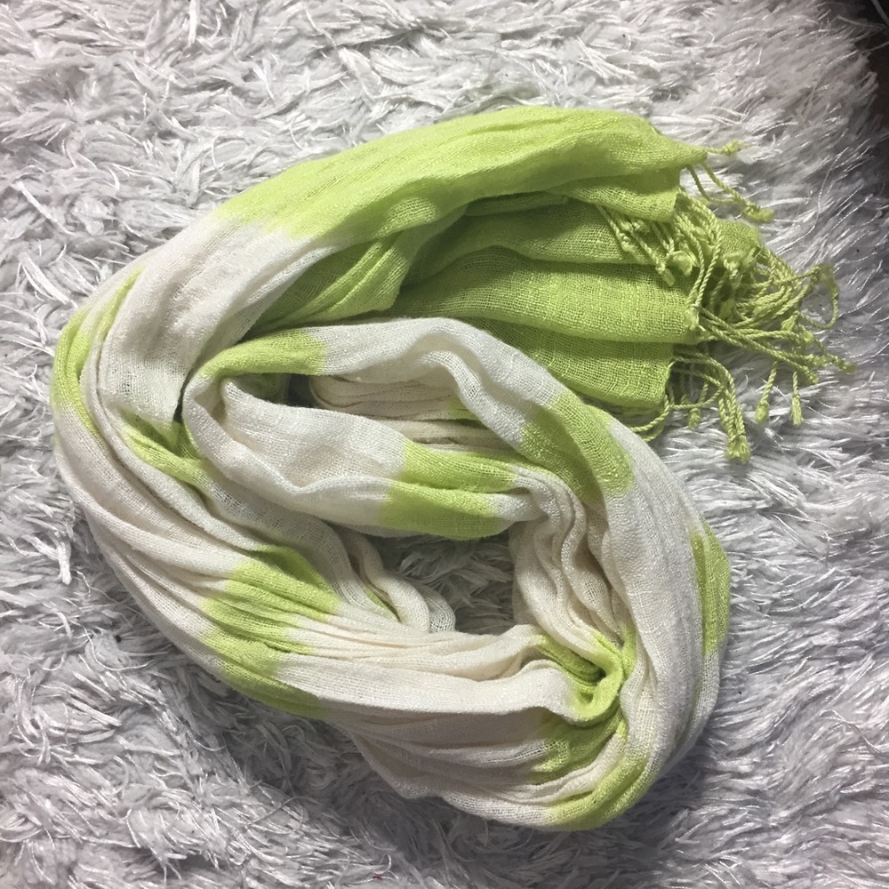 Green/white Scarf