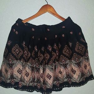 MINI FLOWY SKIRT BLACK WITH NEUTRAL PATTERN