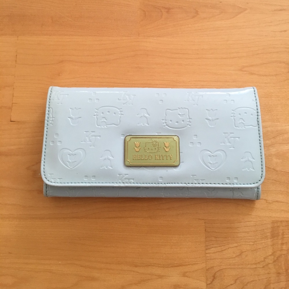 Hello kitty continental wallet