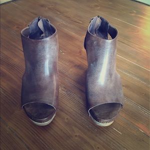 Antelope silver wedge heel